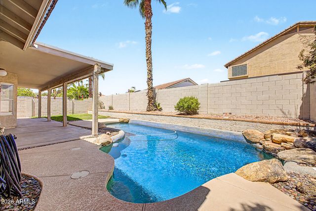 3834 E WINDSONG Drive, Phoenix, AZ 85048