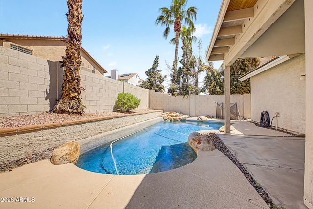 3834 E WINDSONG Drive, Phoenix, AZ 85048