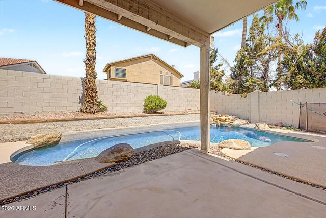 3834 E WINDSONG Drive, Phoenix, AZ 85048