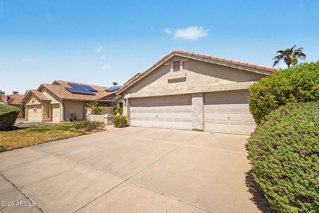 3834 E WINDSONG Drive, Phoenix, AZ 85048