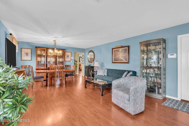21 Maracaibo Place, Toms River, NJ 08757