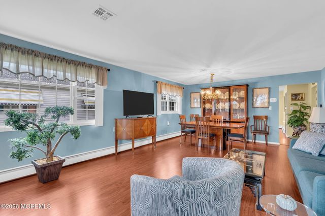 21 Maracaibo Place, Toms River, NJ 08757
