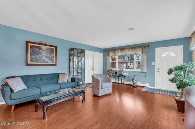 21 Maracaibo Place, Toms River, NJ 08757