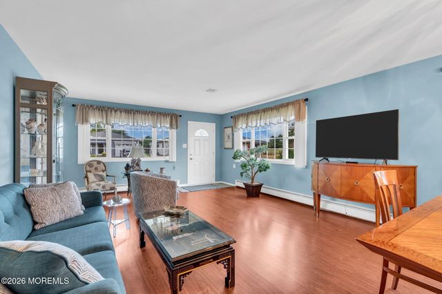 21 Maracaibo Place, Toms River, NJ 08757