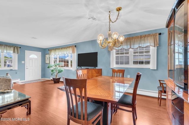 21 Maracaibo Place, Toms River, NJ 08757