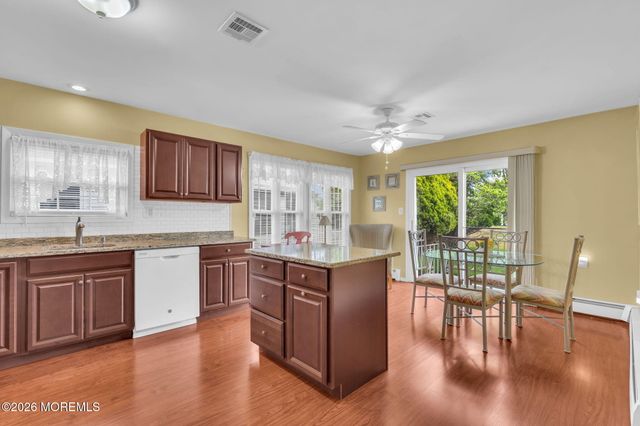 21 Maracaibo Place, Toms River, NJ 08757
