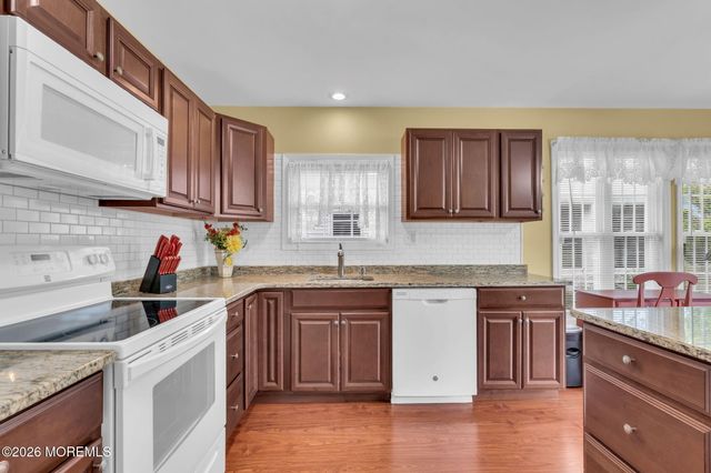 21 Maracaibo Place, Toms River, NJ 08757