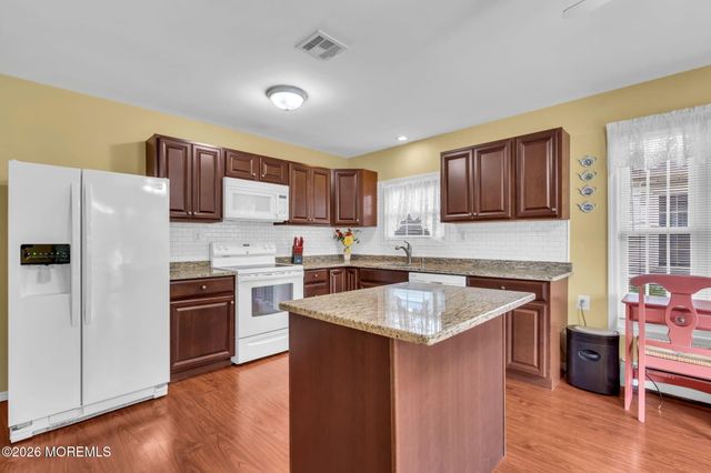 21 Maracaibo Place, Toms River, NJ 08757