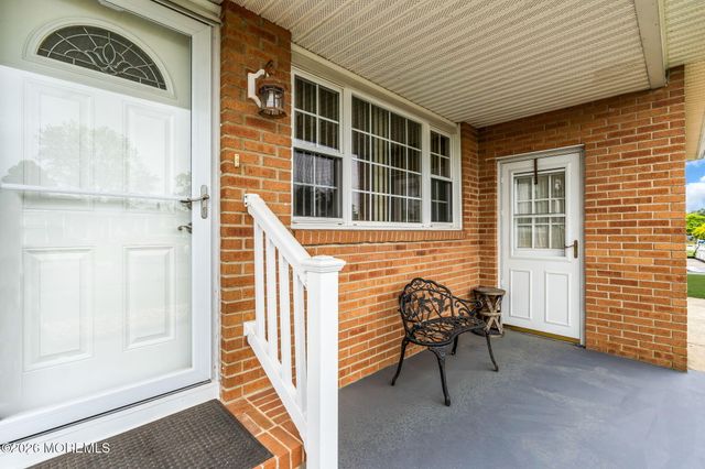 21 Maracaibo Place, Toms River, NJ 08757