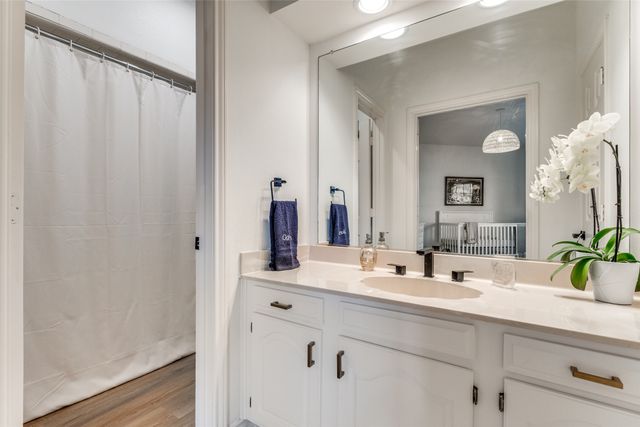 9122 Cochran Heights Drive, Dallas, TX 75220