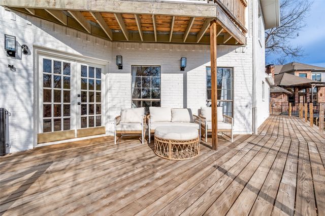 9122 Cochran Heights Drive, Dallas, TX 75220