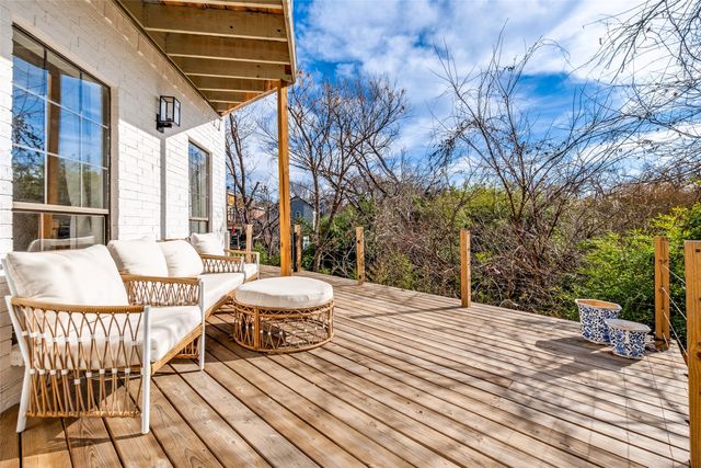 9122 Cochran Heights Drive, Dallas, TX 75220