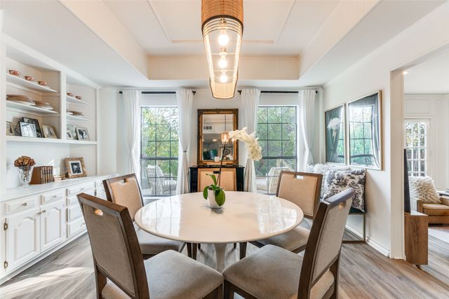 9122 Cochran Heights Drive, Dallas, TX 75220