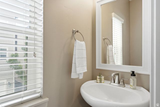 91 N RIO GRAND AVE, Farmington, UT 84025