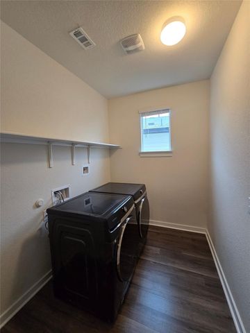 7917 Linnie LN, Austin, TX 78724