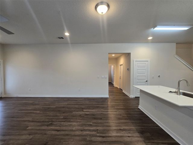 7917 Linnie LN, Austin, TX 78724