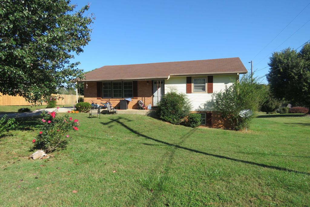 476 Sunset Dr, Sparta, TN 38583