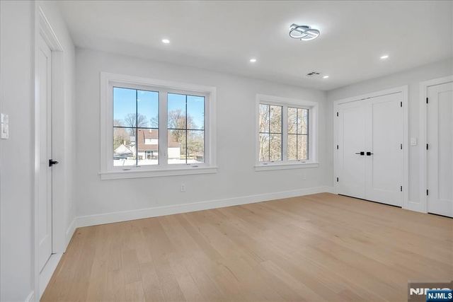 6 Clinton Place, Woodcliff Lake, NJ 07677