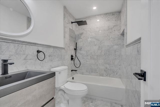 6 Clinton Place, Woodcliff Lake, NJ 07677