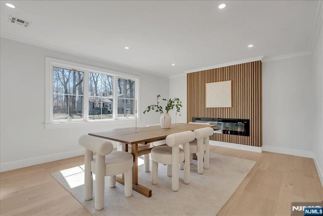 6 Clinton Place, Woodcliff Lake, NJ 07677