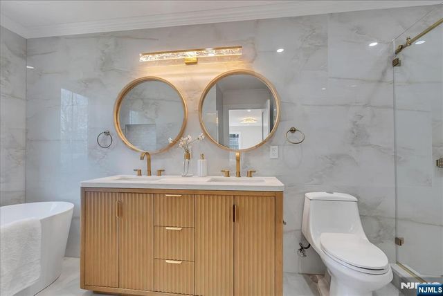 6 Clinton Place, Woodcliff Lake, NJ 07677