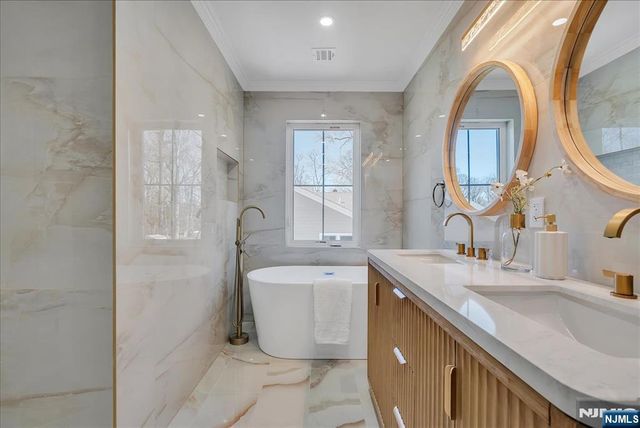 6 Clinton Place, Woodcliff Lake, NJ 07677