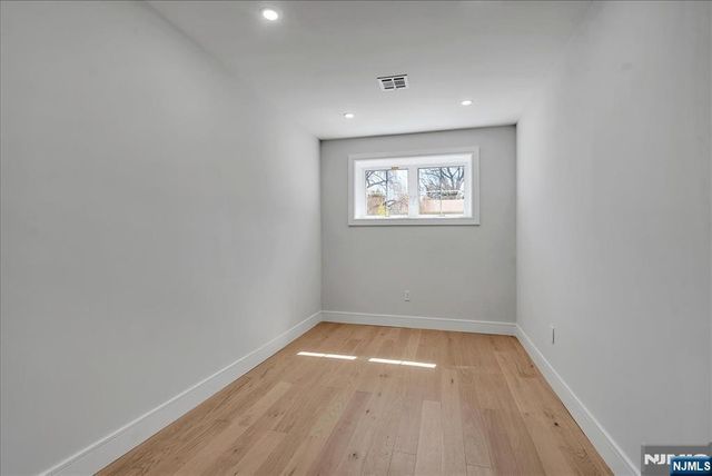 6 Clinton Place, Woodcliff Lake, NJ 07677