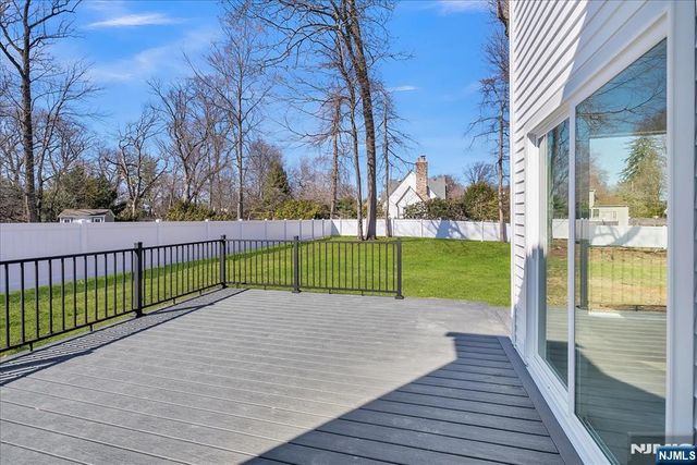 6 Clinton Place, Woodcliff Lake, NJ 07677