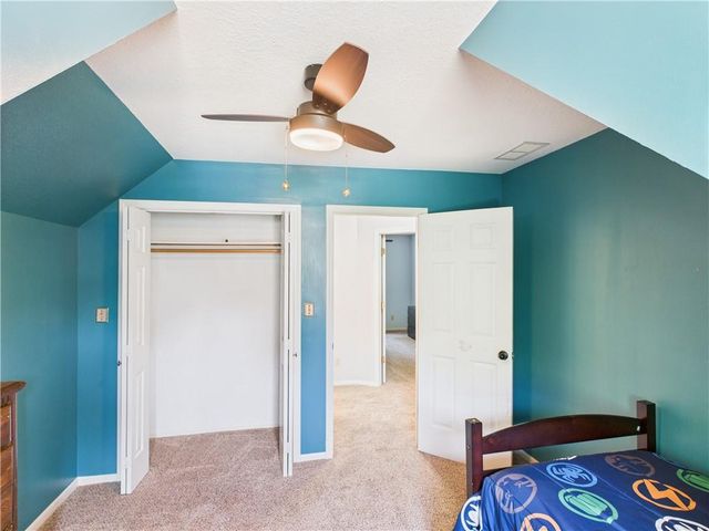 1505 Hunters Circle, Sedalia, MO 65301