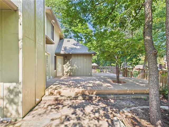 1505 Hunters Circle, Sedalia, MO 65301