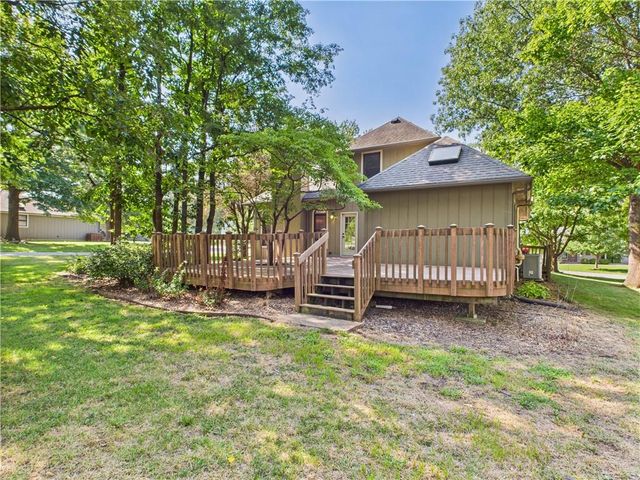 1505 Hunters Circle, Sedalia, MO 65301
