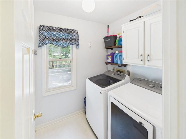 1505 Hunters Circle, Sedalia, MO 65301