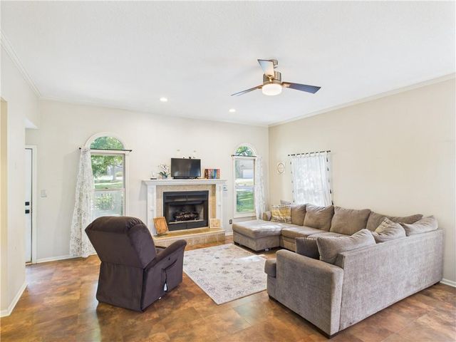 1505 Hunters Circle, Sedalia, MO 65301