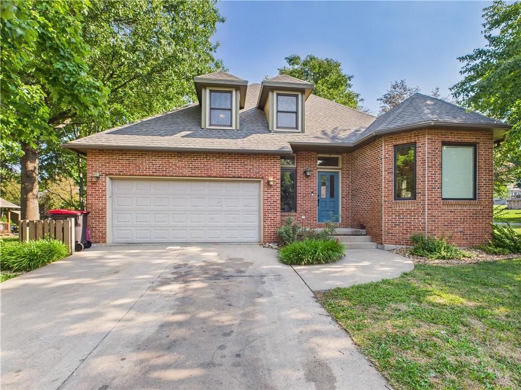 1505 Hunters Circle, Sedalia, MO 65301