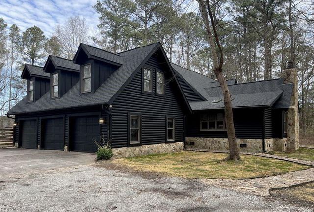 1910 Hallmark WAY, Chesapeake, VA 23323