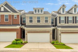 319 Strawberry Drive, Rochester Hills, MI 48307