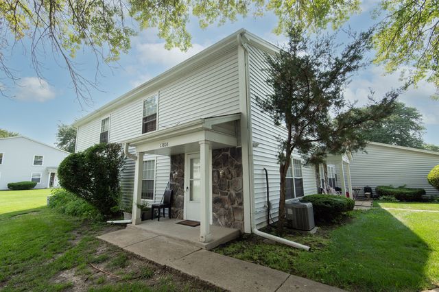 1380 N Glen Circle B, Aurora, IL 60506