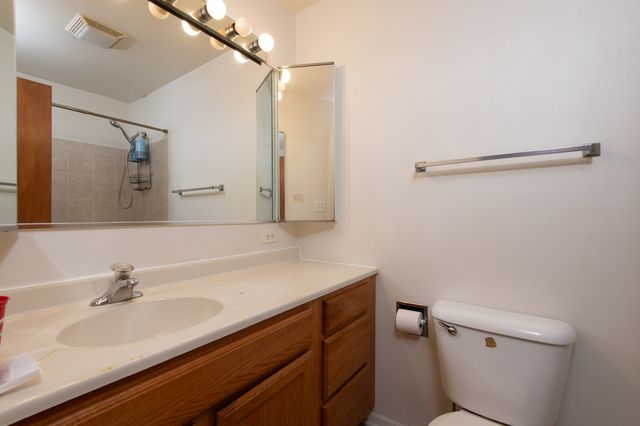 1380 N Glen Circle B, Aurora, IL 60506