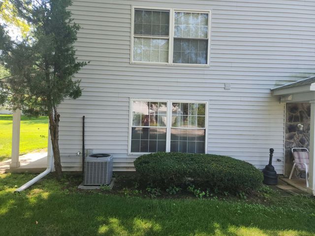 1380 N Glen Circle B, Aurora, IL 60506