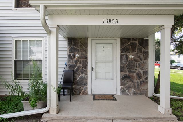 1380 N Glen Circle B, Aurora, IL 60506