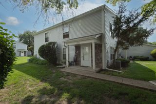 1380 N Glen Circle B, Aurora, IL 60506