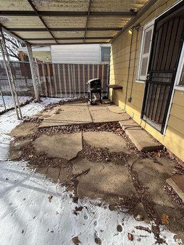 2010 W MALONE Street, Peoria, IL 61605