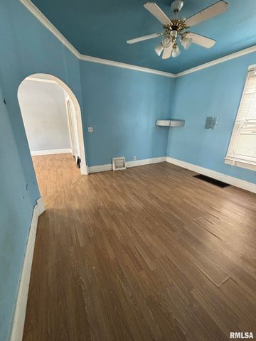 2010 W MALONE Street, Peoria, IL 61605