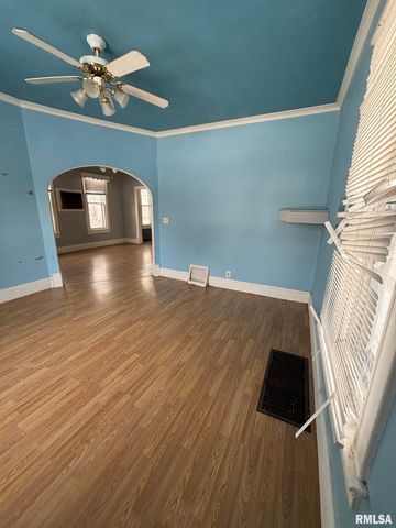 2010 W MALONE Street, Peoria, IL 61605