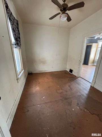 2010 W MALONE Street, Peoria, IL 61605