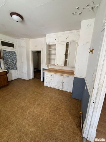 2010 W MALONE Street, Peoria, IL 61605