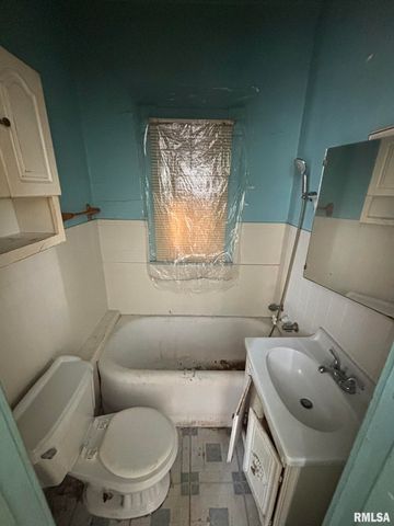 2010 W MALONE Street, Peoria, IL 61605