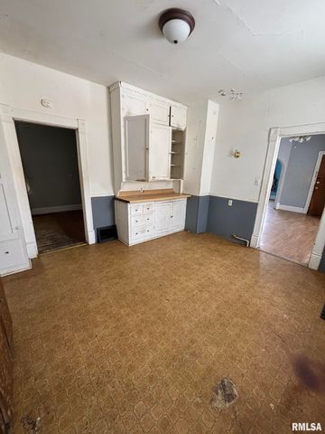 2010 W MALONE Street, Peoria, IL 61605