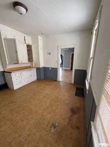 2010 W MALONE Street, Peoria, IL 61605