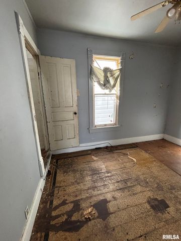 2010 W MALONE Street, Peoria, IL 61605